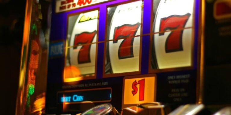 Quay hũ nổ hũ - Khám Phá Thế Giới Của Những Cú Nổ Đầy Hấp Dẫn